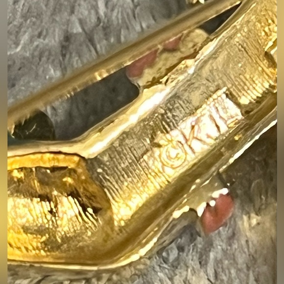 KLJ Kenneth Jay Lane Gold Tone with Green and Pink Enamel High Heel Shoe Brooch - Picture 3 of 6